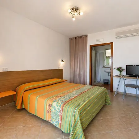 לינה וארוחת בוקר San Michele 3*